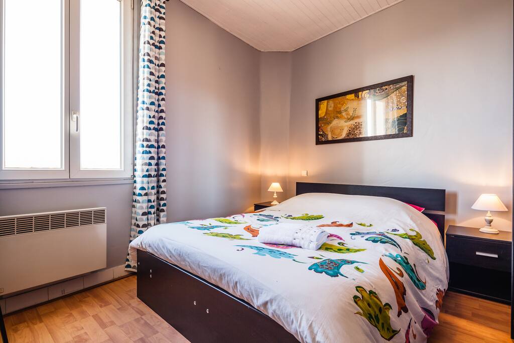 Chambre ensoleillée et au calme