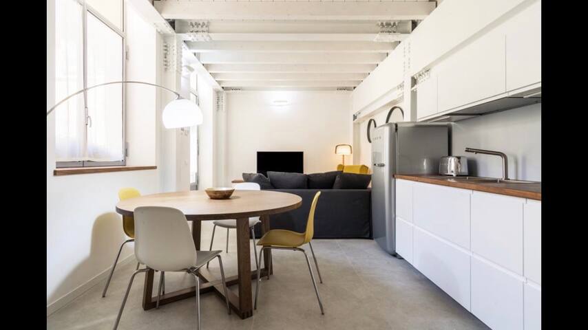 WhiteNavigli Milan ThE Pleasure of Living DownTown gallery image 3