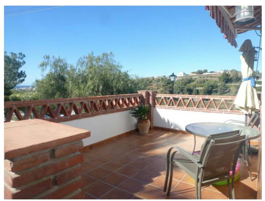 TERRAZA DELANTERA, PB.