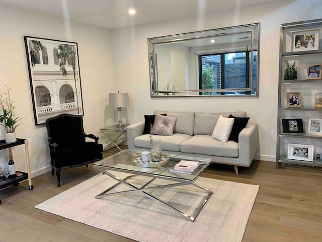 DONT MISS OUT! Luxury, Opulent &Sophisticated.