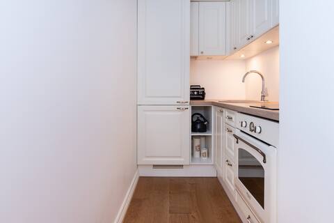 Cozy apt w. Easy Self Check-In, near Everything!