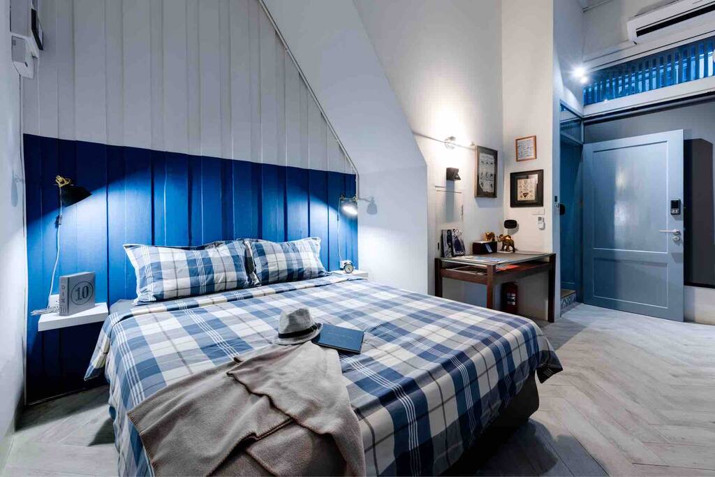 Non Barber bedroom on 1st floor