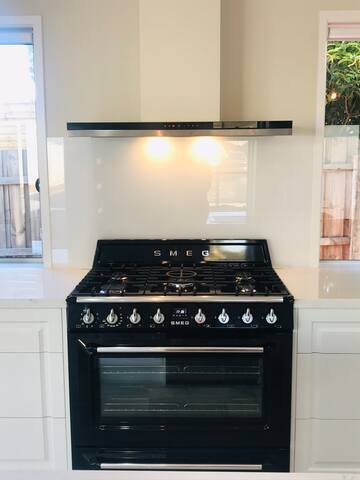 Torquay Heart sleeps 12 gallery image 2