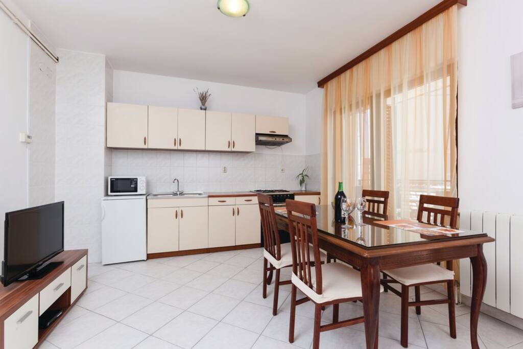 Living room & kitchen