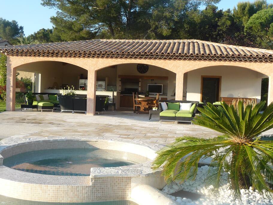 POOL HOUSE