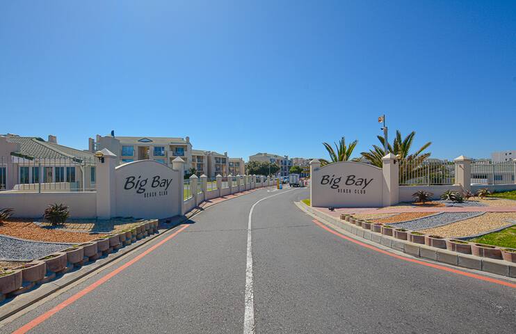 Big Bay Beach Home gallery image 4