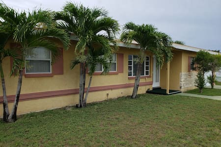 Nice relaxing quiet place to stay away from home.