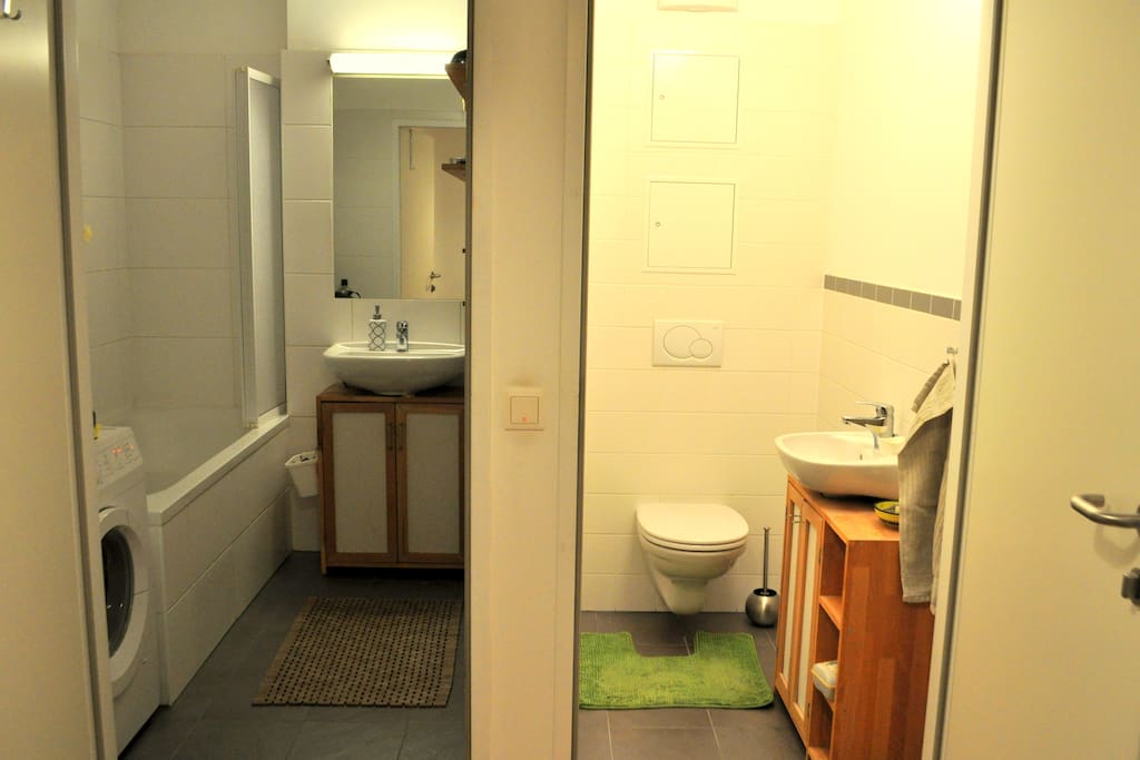 Badezimmer und Toilette sind separat