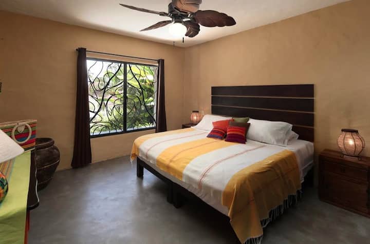 Dormitorio del primer piso (cama tamaño king)
