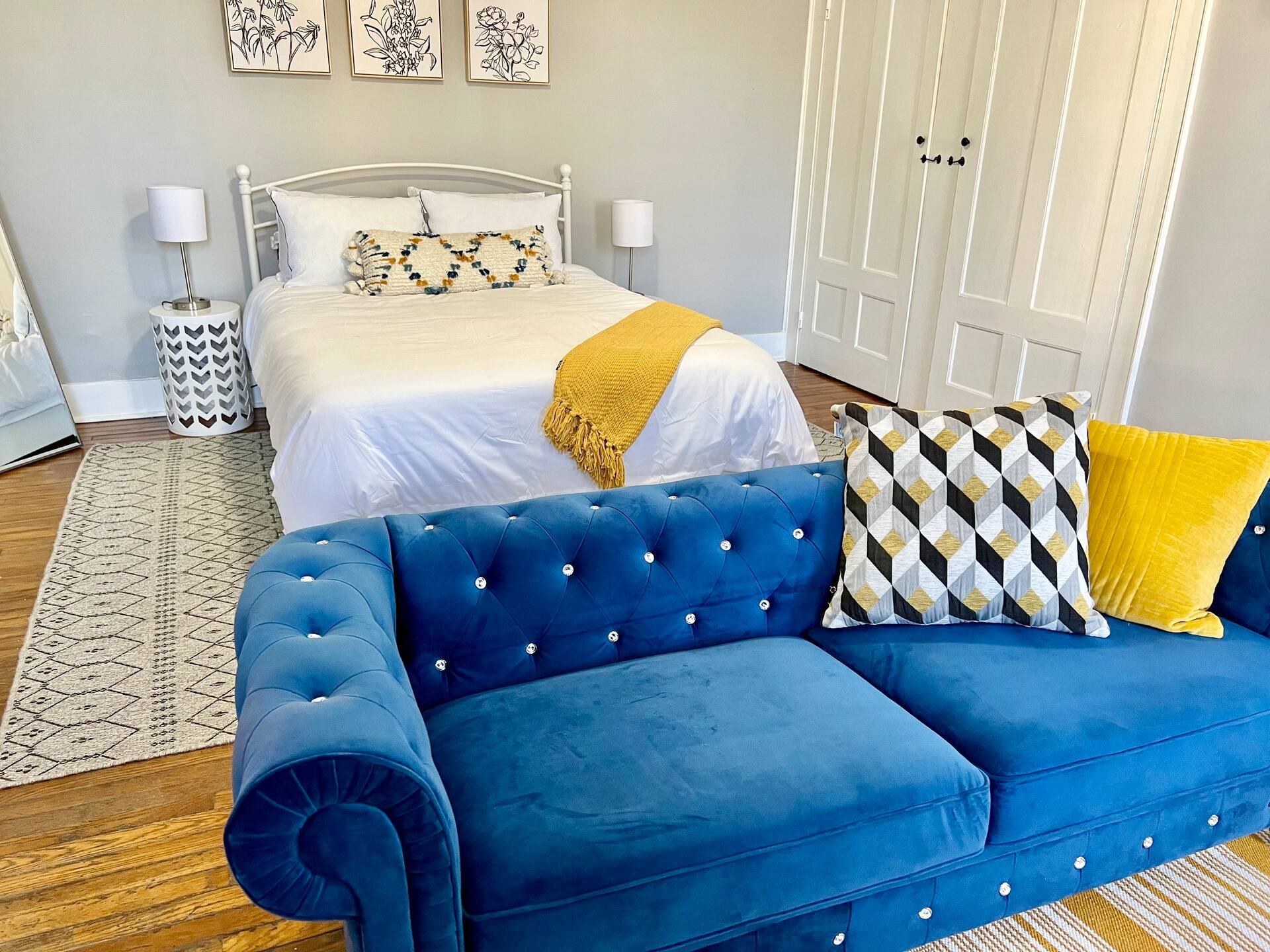 Historical loft, 2 Blocks from Trail & Downtown