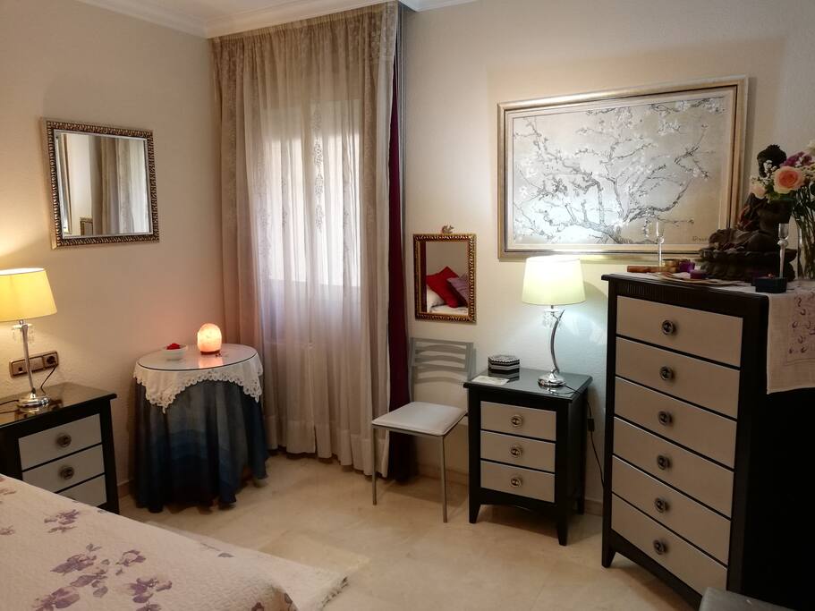 Dormitorio individual, amplio, confortable y silencioso