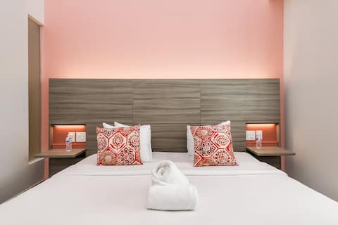 At Mine | Serene Suite with Free Parking