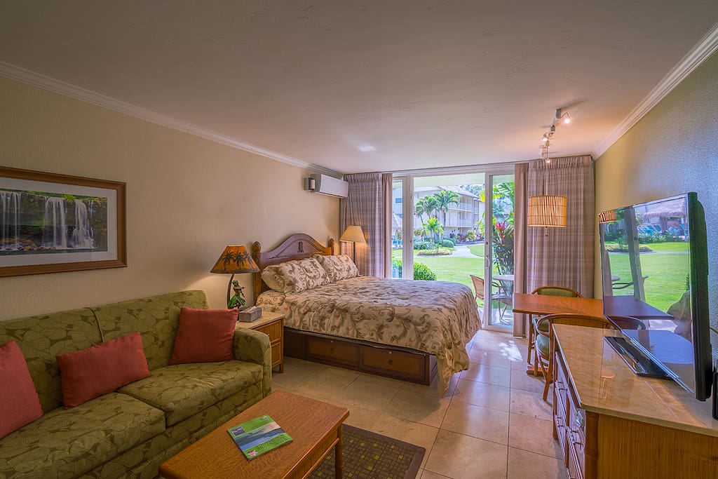 Simple studio on the ground floor near the pool