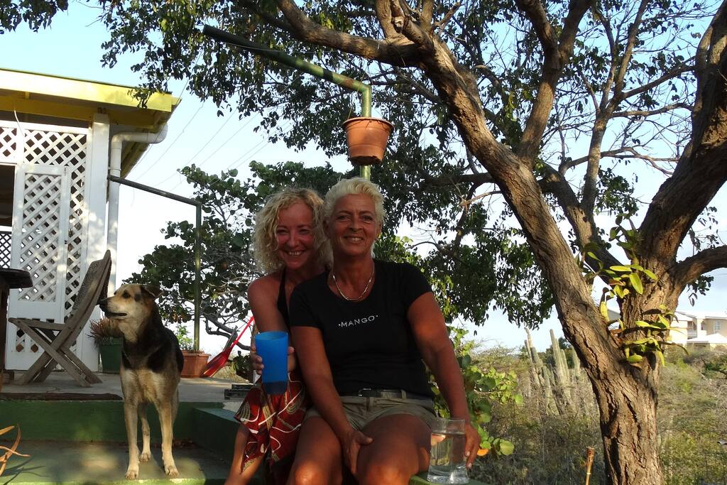 Our guesthouse rooms are quite appropriate for 2 persons who like to enjoy quiet and privacy.
At Back2Nature you can truly enjoy rest.
We look forward to welcoming you!
Manielle en Gina