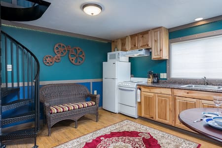 Nautilus - Cute beach lodging, kitchen, fireplace