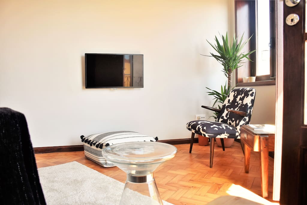 Living room: Led TV 32``; Satelite; Wifi 100MB