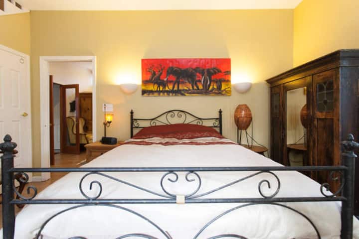 Dhomë gjumi kryesore me një krevat dopio "Queen" shumë të rehatshëm