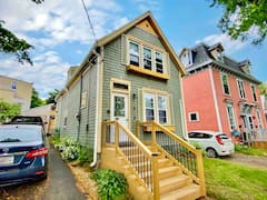 3-bedroom+home+with+a+hot+tub+in+Charlottetown