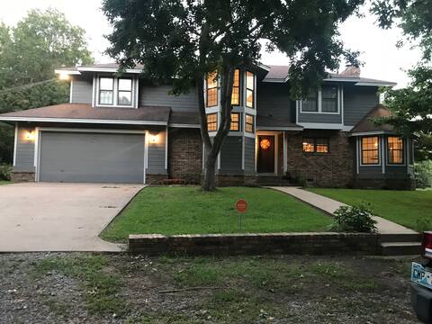 Ranch just 3 min from town