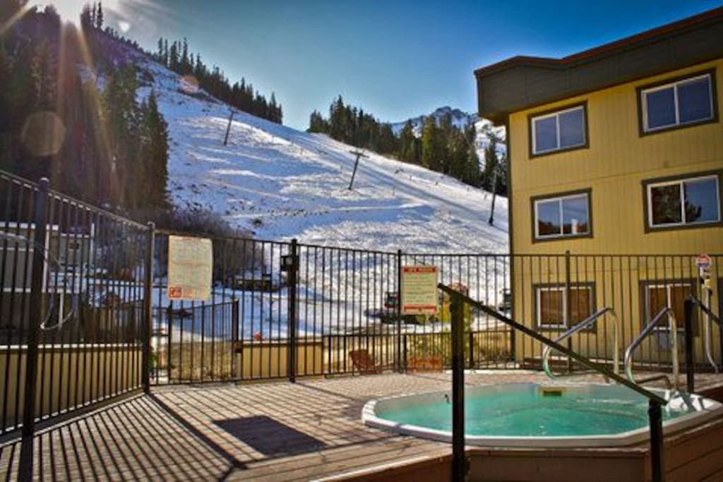 Sun Deck with Jacuzzi and Club House