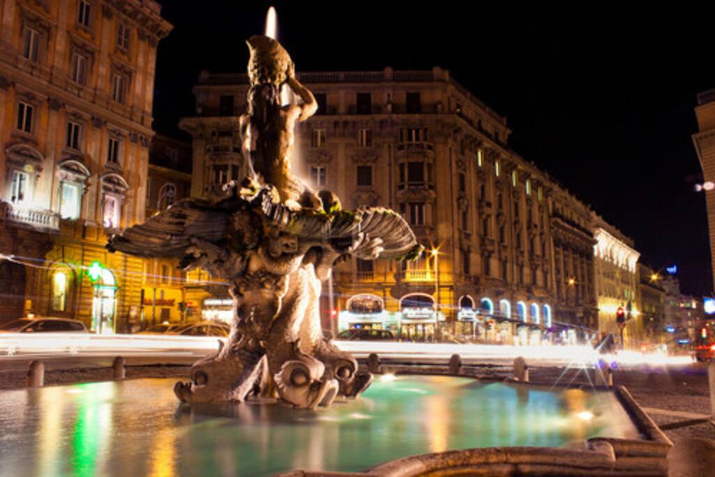 Fontana del Tritone a Piazza Barberini (50 metri)