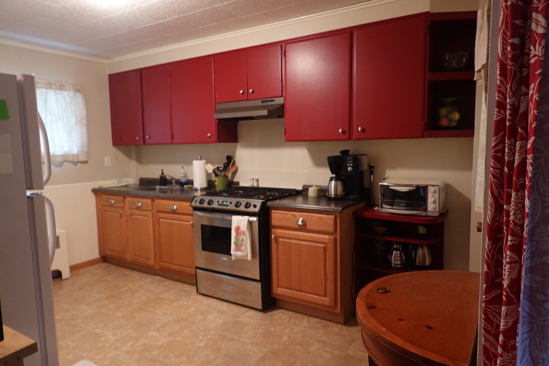 Full kitchen image 1 at Cozy House in Ridgway