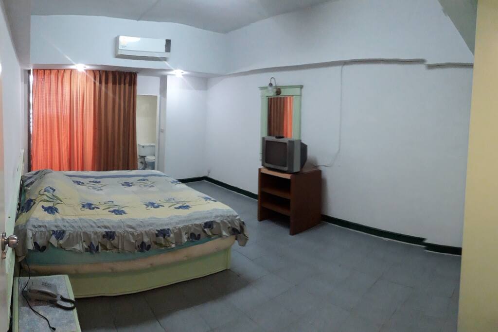 Main bedroom, different angle.