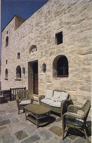 Traditional converted Venetian fort house gallery image 2