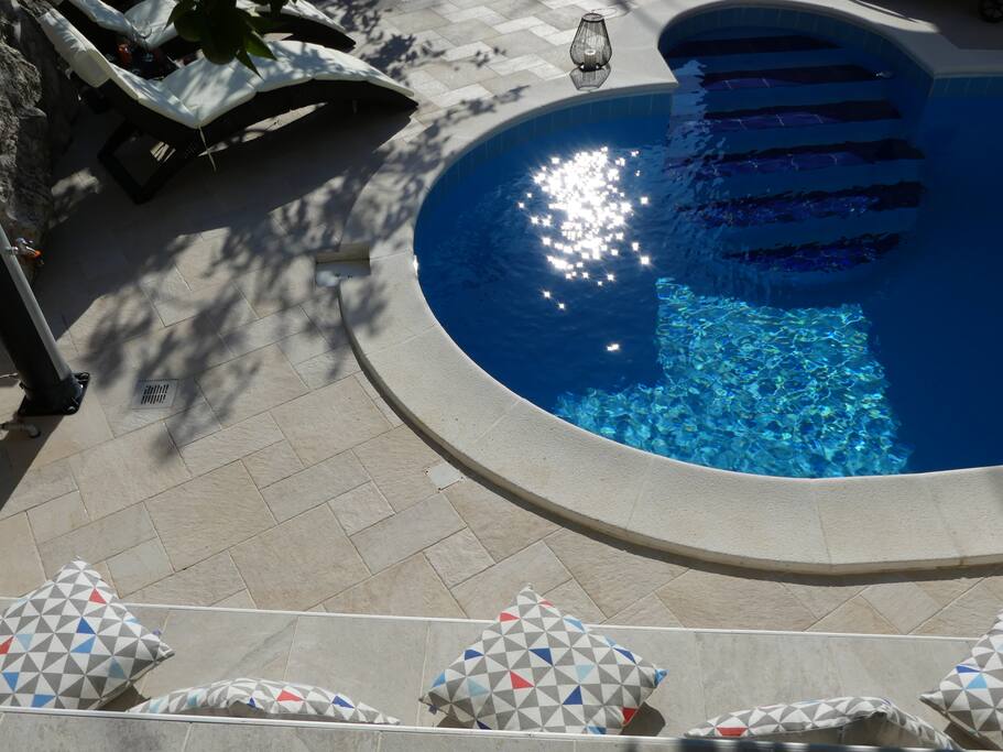 Pool detail 2