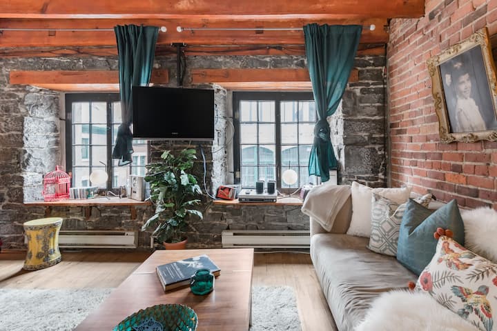 Bohemian Loft Retreat in Montreal’s Old Port