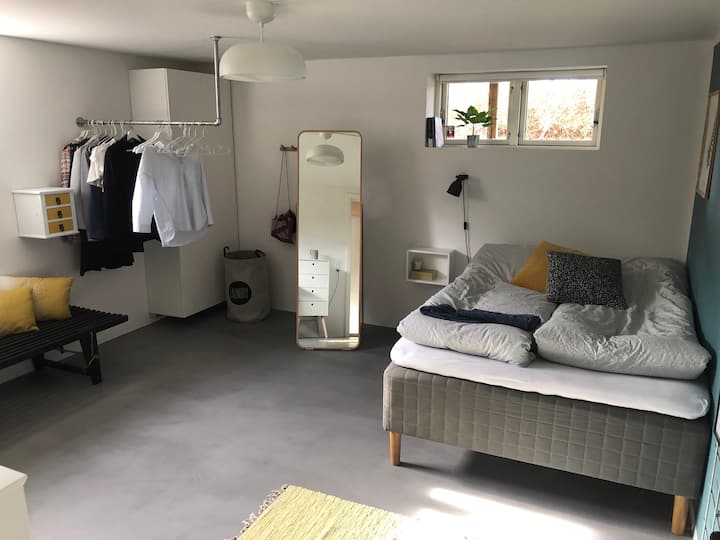 เตียง 1: 140x200; เตียง 2 130x200