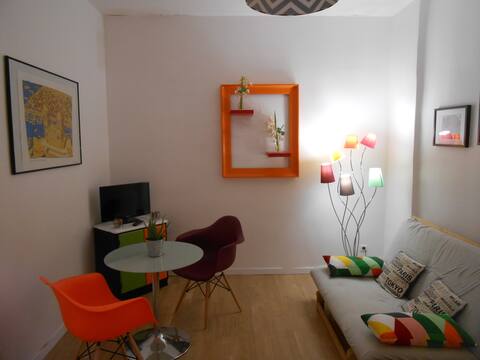 Un petit Havre de Paix avec patio -Piscine+parking