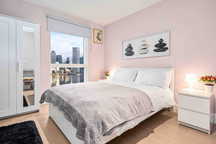 Luxury 2 Bedroom Apartment. Free Wifi and Parking gallery image 3