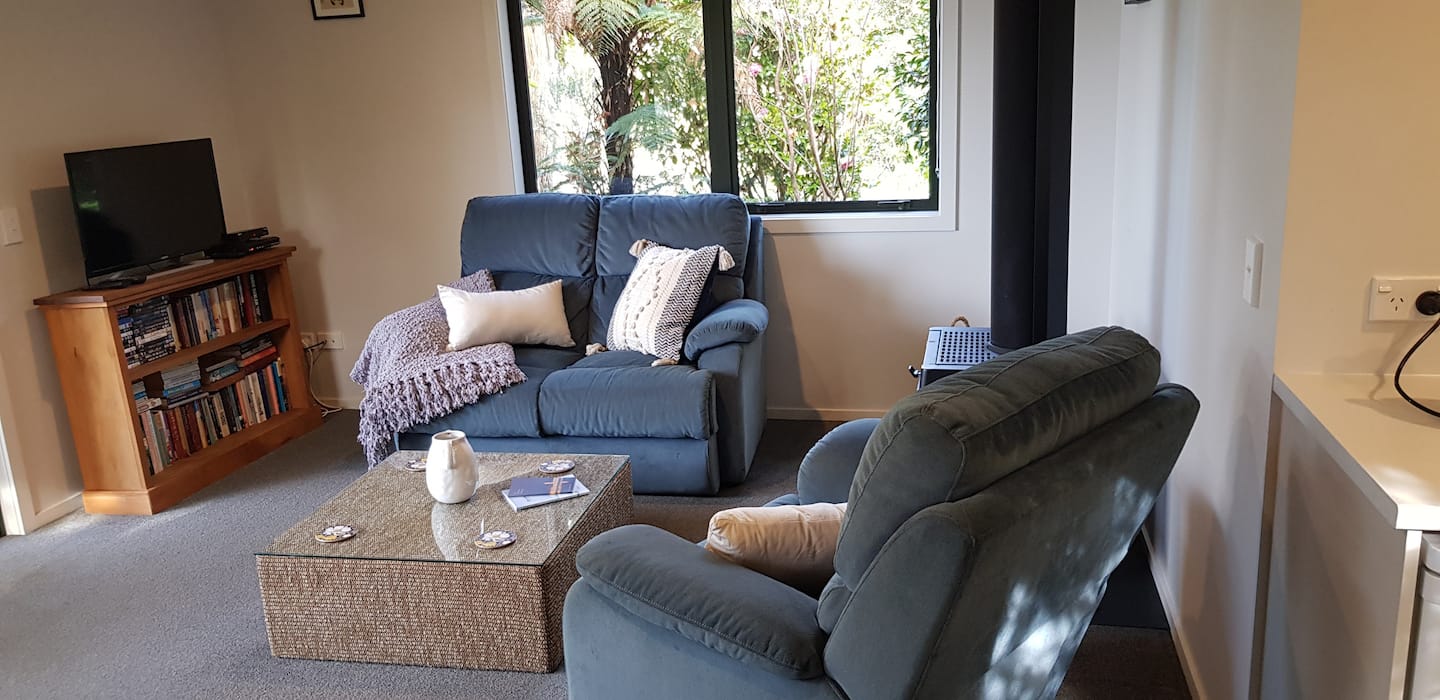 Bamboo Cabin, Golden Bay Lodge 5