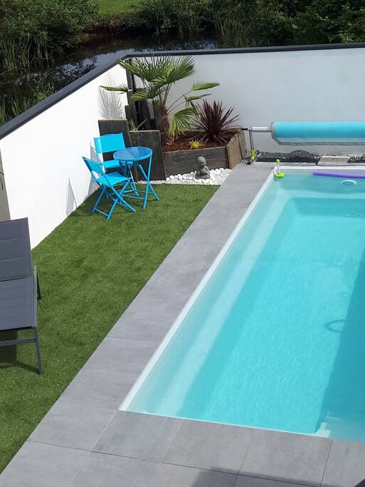 Piscine dans le patio