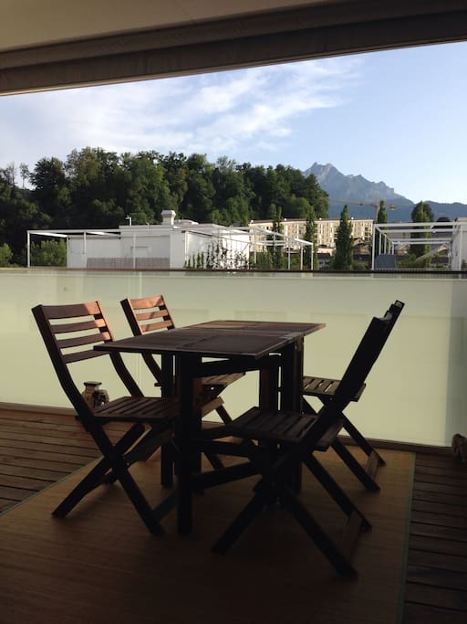 View from balcony (Mt Pilatus) - dining outside on balcony with great view / バルコニーからの眺め(Pilatus山)
