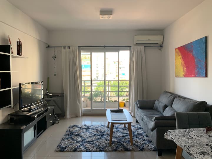 Трёхкомнатная квартира с балконом в Almagro у Centennial Park