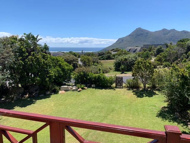 Large FamilyHome,Noordhoek,CapeTown gallery image 4