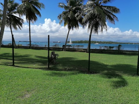 T2, beach and swimming pool within walking distance (no water shut-off)
