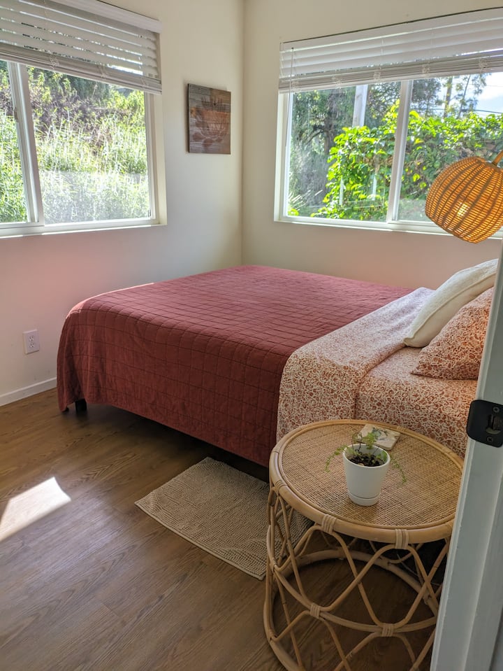 Spálňa 2 - menšia manželská posteľ - malá, ale pohodlná.