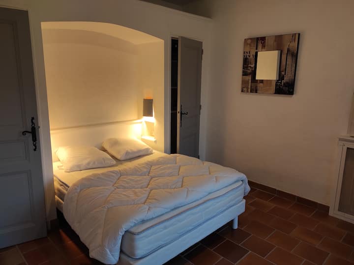 غرفة النوم 2