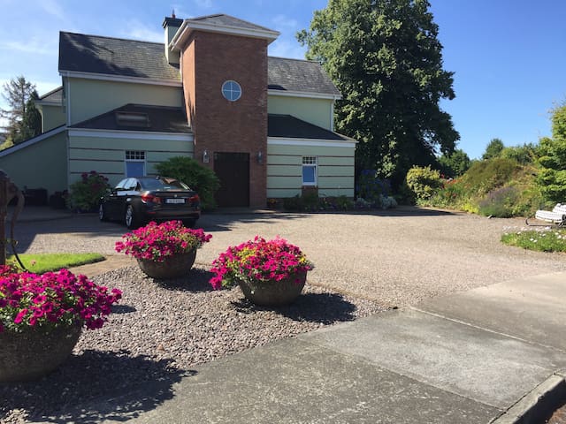 Large En suite Garden Room