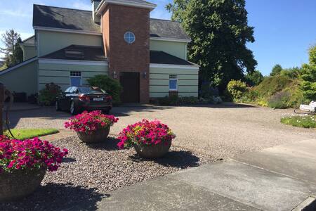 Large En suite Garden Room