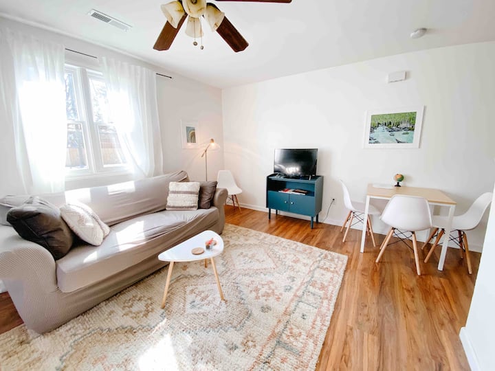 Hideout 5 Min To Downtown 🌆 W/ King Bed & Driveway - Knoxville