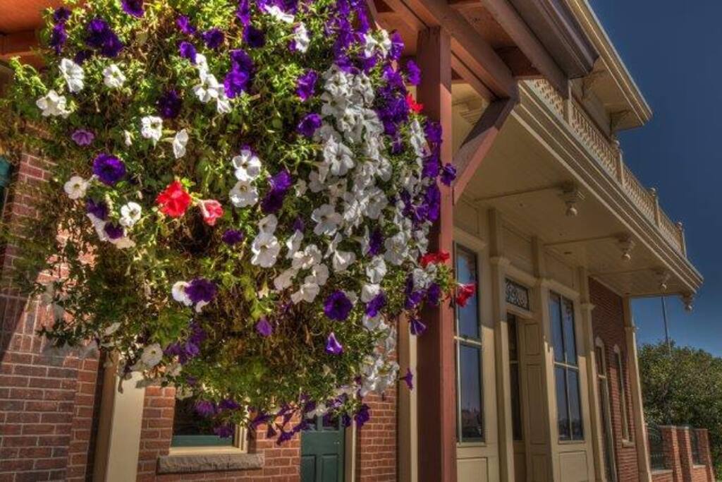 Originally built as a hotel in the 1880s, the Kleemann House hosted westerners traveling via stagecoach to the town of Custer.
