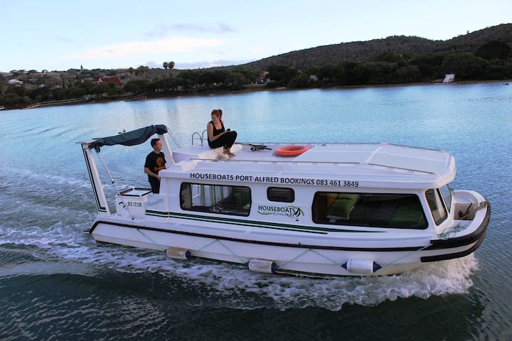 Port Alfred Houseboats - Self drive boats 1