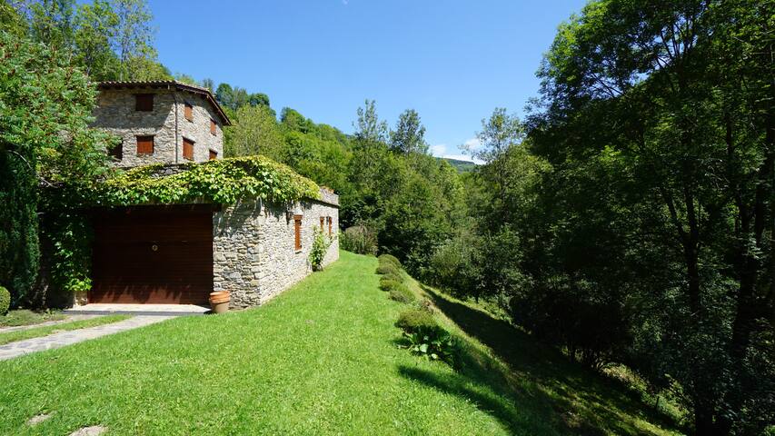 Masia a Molló Can Masó gallery image 2