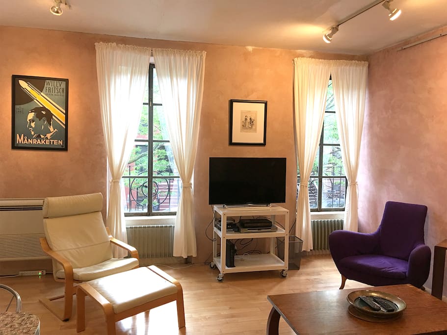 Living room and TV, 2nd floor