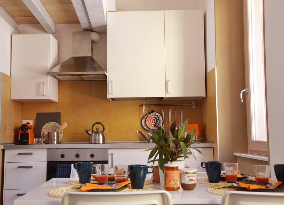 Cucina a vista e zona pranzo