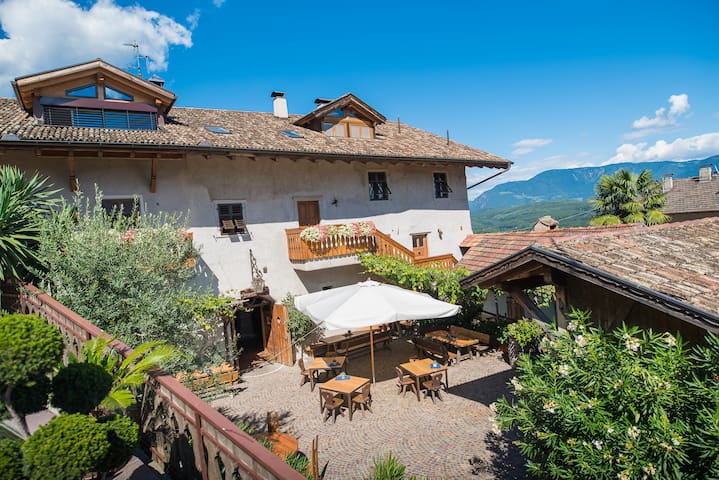 Airbnb Kaltern An Der Weinstrasse Vacation Rentals Places To